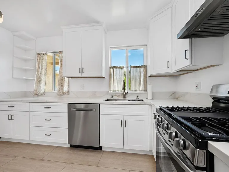 26015 Crest Rd — Photo 8