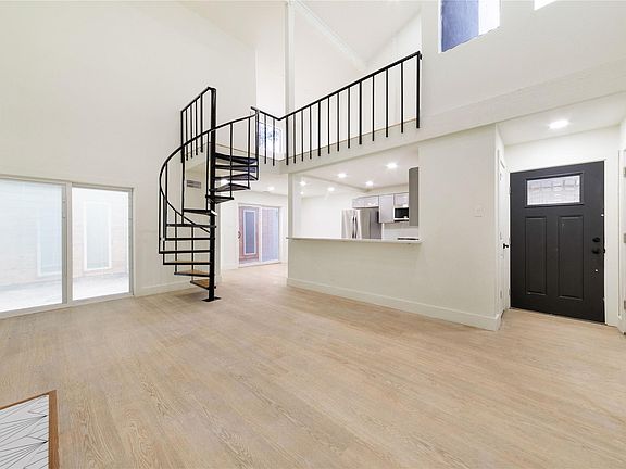 2nd image of 8807 Merion Cir