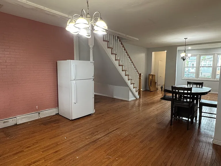 Mallory Ave — Photo 6