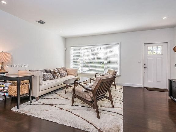 2nd image of 317 Fluvia Ave