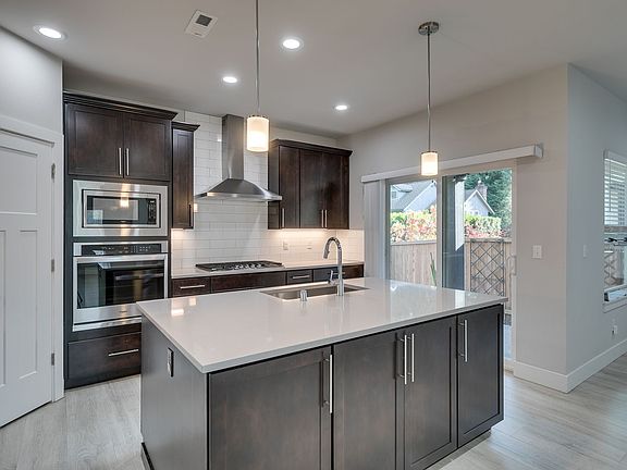 3rd image of 4226 141st St SE