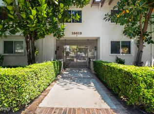 18619 Collins St APT F30, Tarzana, CA 91356