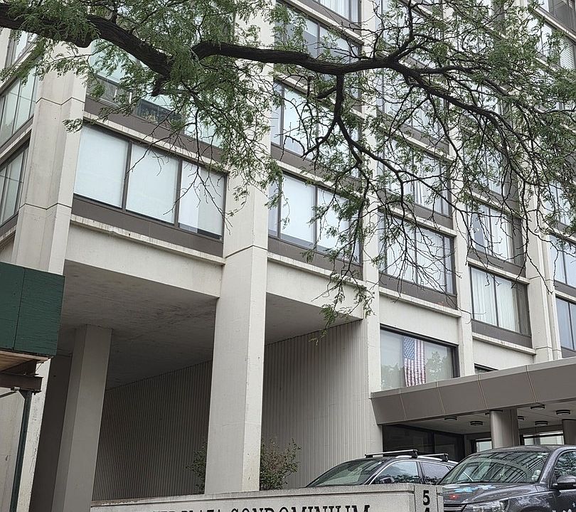 1st image of 5455 N Sheridan Rd APT 515