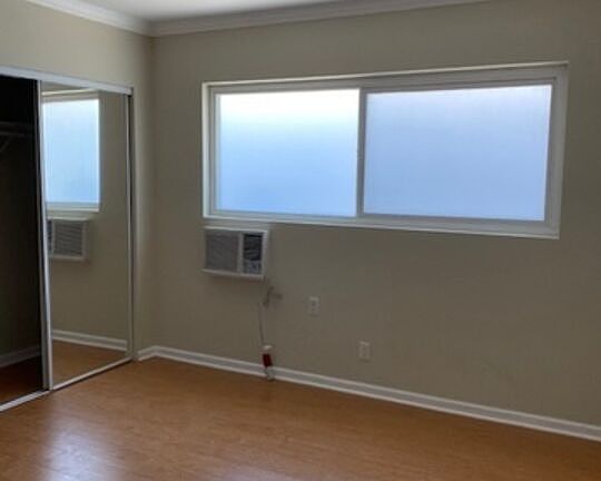 4th image of 12823 Kling St #6