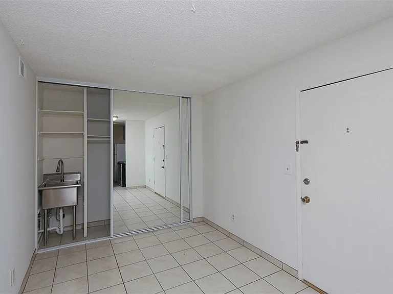 330 Chapel Ave #105 — Photo 8