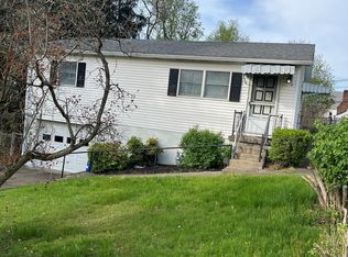 25 McCready Ave, Wheeling, WV 26003