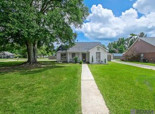 1626 Weeping Willow Dr, Denham Springs, LA 70726