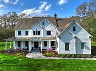 45 Surrey Ln, Trumbull, CT 06611