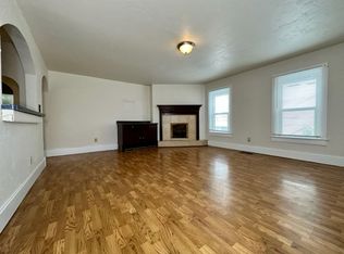 8253 County Rd W #B, Greenleaf, WI 54126