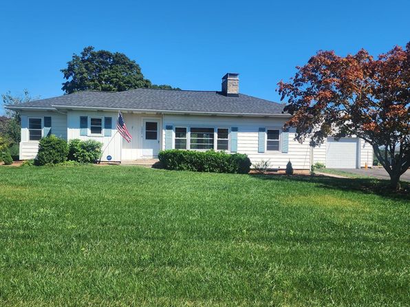 1307 Summit St, Hampstead, MD 21074