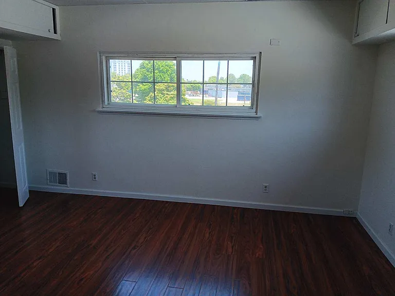 7318 W 88th St — Photo 18