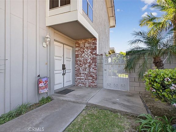 3rd image of 2418 Rainbow Ln