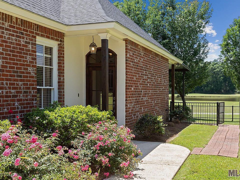 1st image of 22737 Beaver Cove Ct