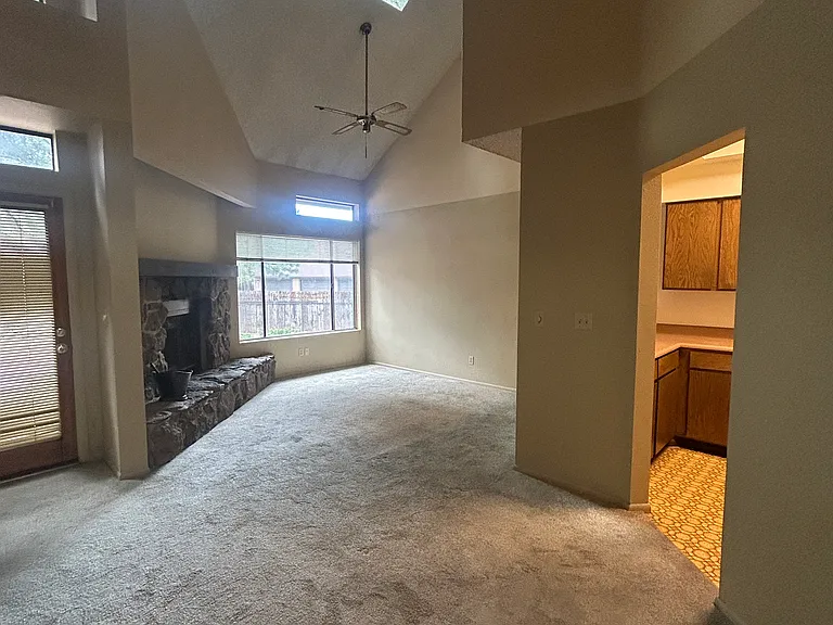 4005 N Goodwin Cir — Photo 8