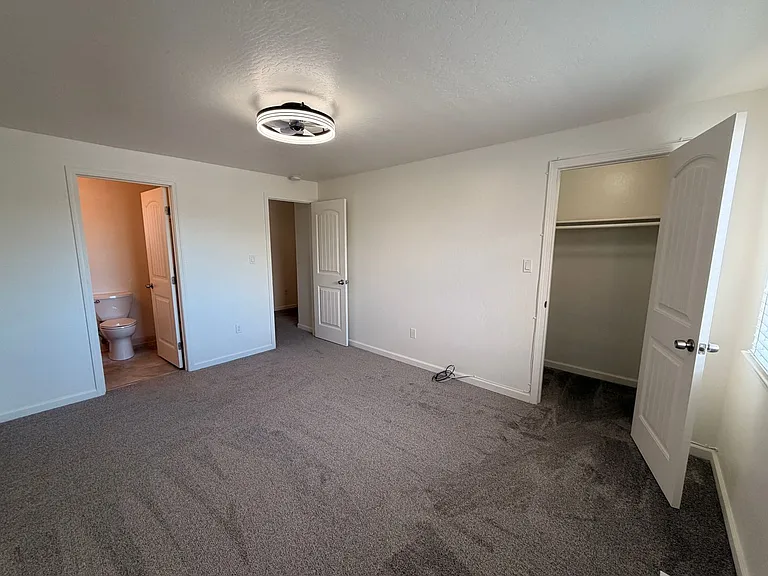 319 Thoma St #B — Photo 11