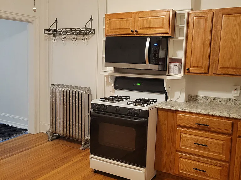 6 Riverside Ave #2 — Photo 2