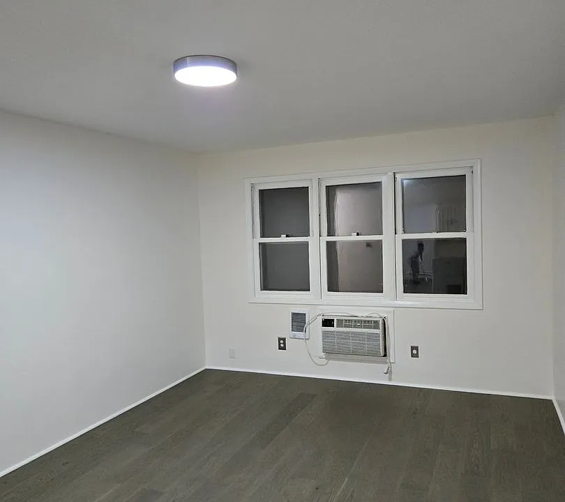 77 Juniper Rd