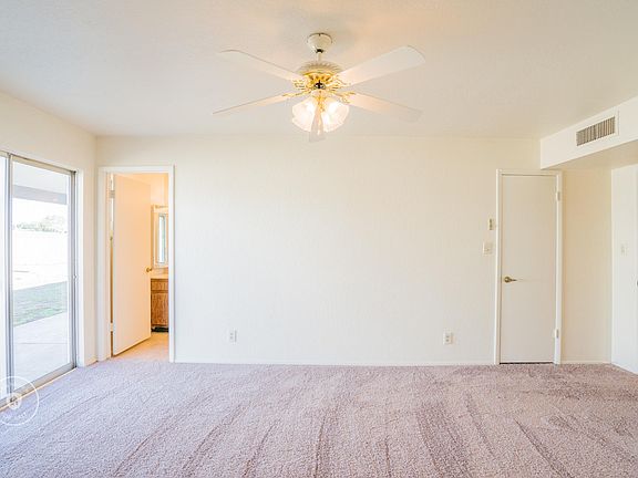4th image of 4402 W Paradise Dr