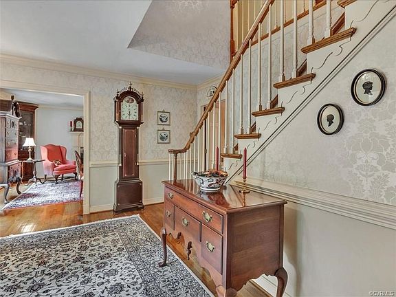 3rd image of 309 Sandalwood Dr
