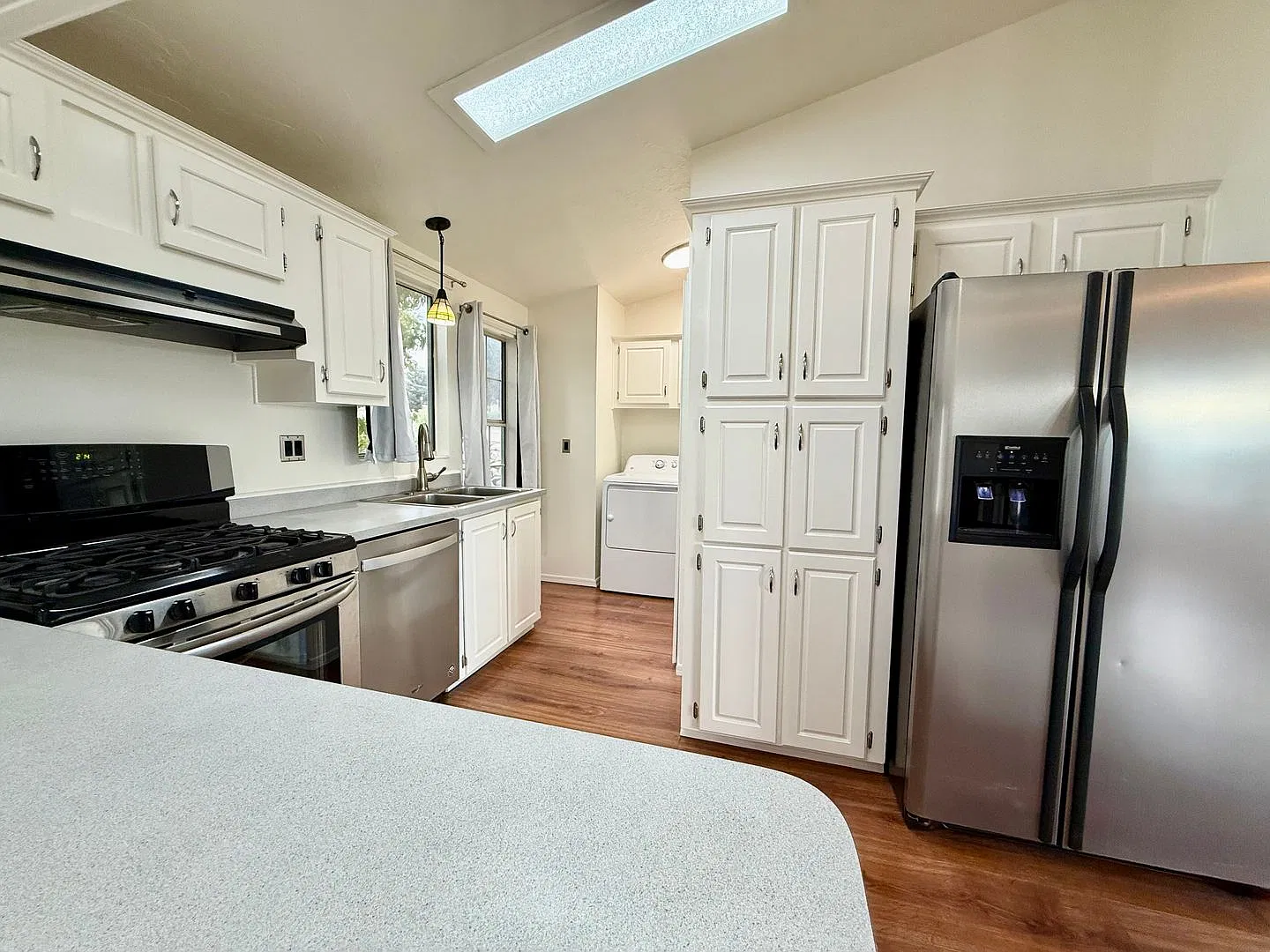 Charming 2-Bedroom Home with Office & Lake Views — Photo 4