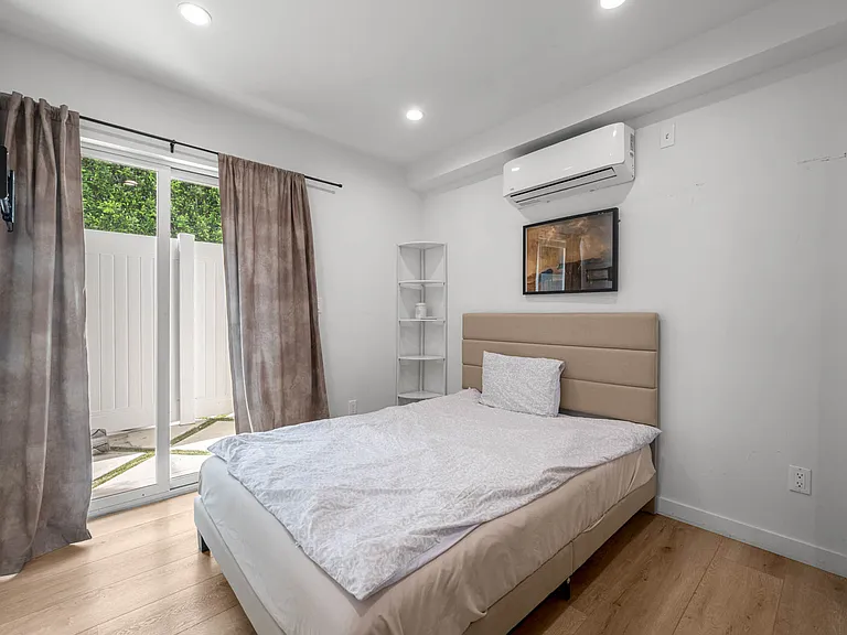 5024 Lindley Ave — Photo 10