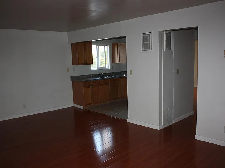 10242 Beardon Dr #3 — Photo 2