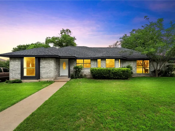 208 Crescent Dr, Hewitt, TX 76643