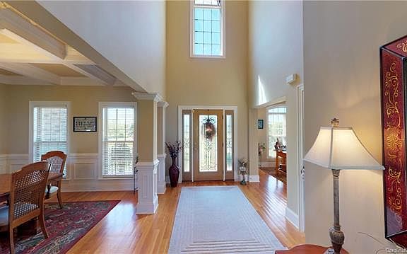 5th image of 7501 Willowdale Dr