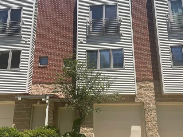 1013 Linden Ave APT R, Charlottesville, VA 22902