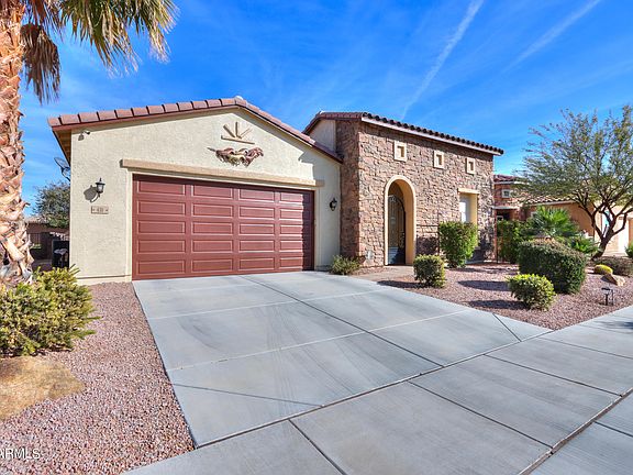 3rd image of 430 N QUESTA Trail