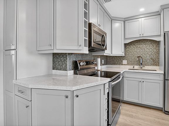 5th image of 941 Crystal Lake Drive #311