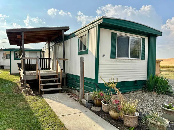 913 W Palouse River Dr Trailer 25, Moscow, ID 83843