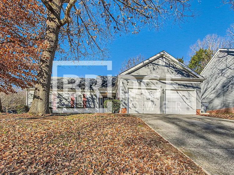 7201 Canyon Dr — Photo 1