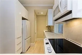 382 Commonwealth Ave #23