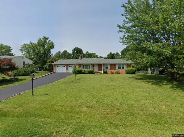 901 Knollwood Dr, Troutville, VA 24175