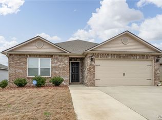 16362 Creek Dr, Moundville, AL 35474