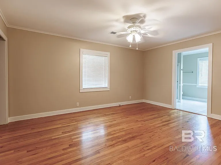 208 Pinecrest Ln — Photo 12
