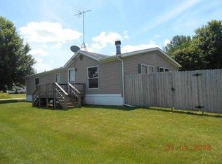 W4362 Tomahawk Ln, Cecil, WI 54111