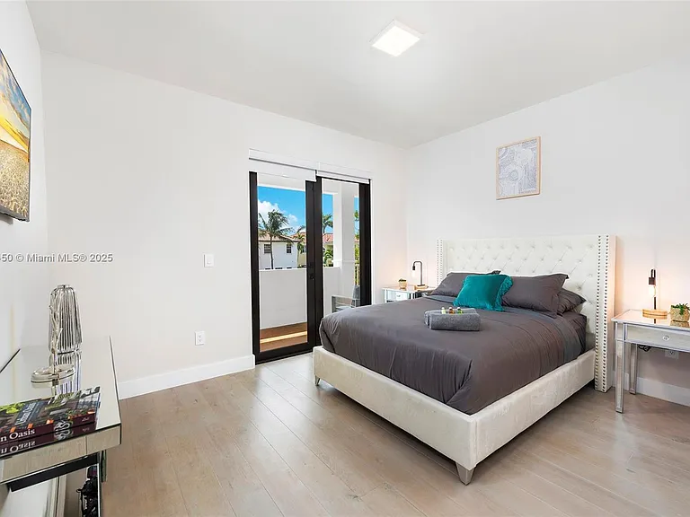 850 Washington St — Photo 42