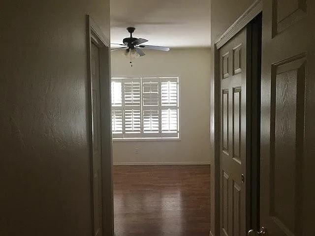1085 San Tropez Ct — Photo 11