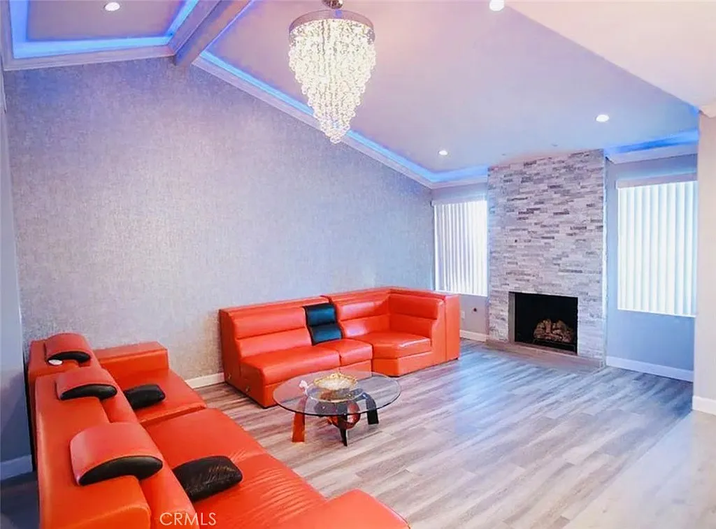 3 bed, 2029 sqft, $6,000 — Photo 2