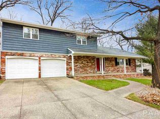 1015 W Hiawatha Ct, Dunlap, IL 61525