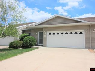 2056 Pratt Cir, Saint Peter, MN 56082