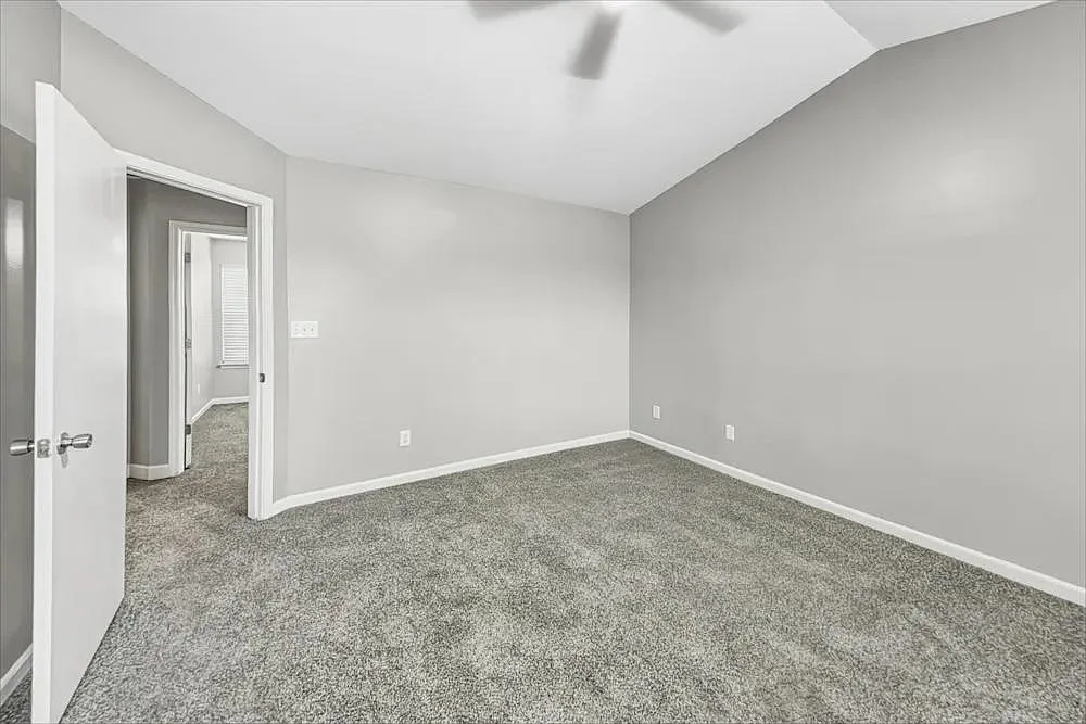 4 bed, 2.5 bath, 1690 sqft, $1,959 — Photo 3