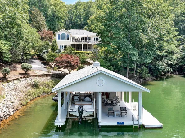 1131 Clearwater Dr, Moneta, VA 24121