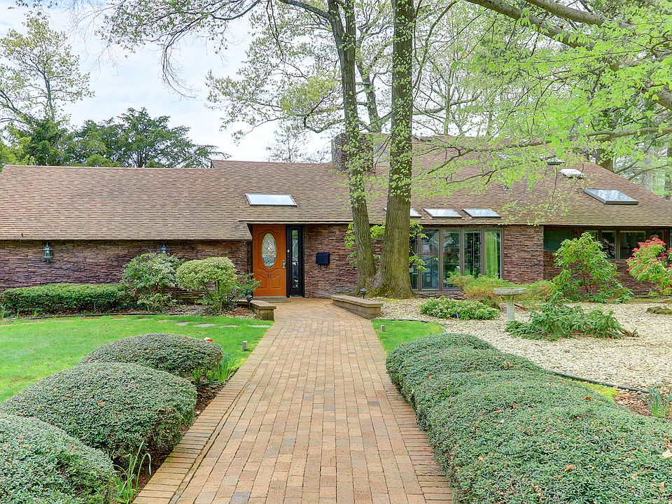 1st image of 76 Dogleg Ln
