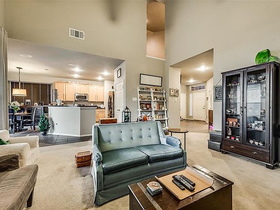 3rd image of 6409 Apricot Ln