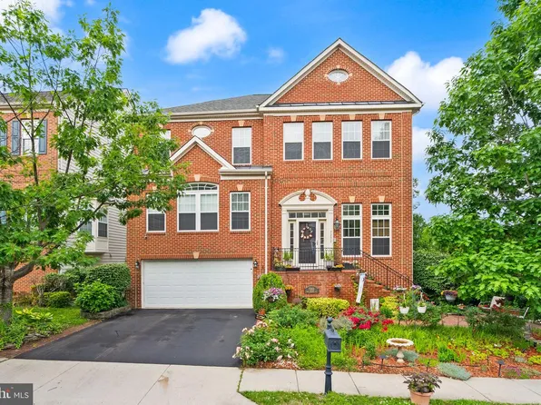 7202 Gray Heights Ct, Alexandria, VA 22315