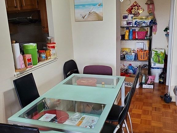 5th image of 1025 Hancock St APT 8M