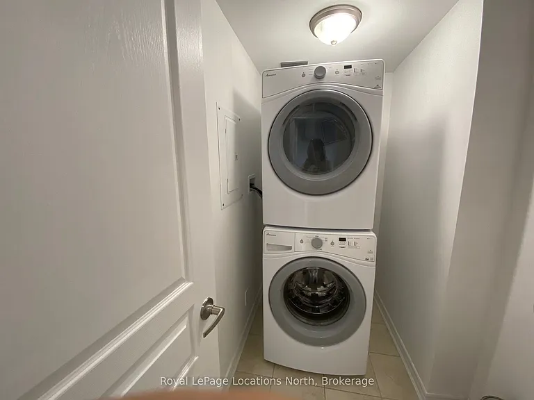 2 Anchorage Cres #203 — Photo 12